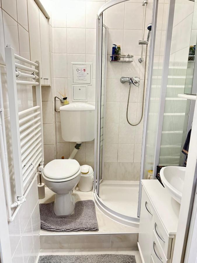Apartamento Cosy & Quiet In 17Th District Viena Exterior foto