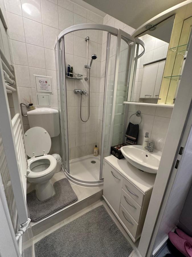 Apartamento Cosy & Quiet In 17Th District Viena Exterior foto