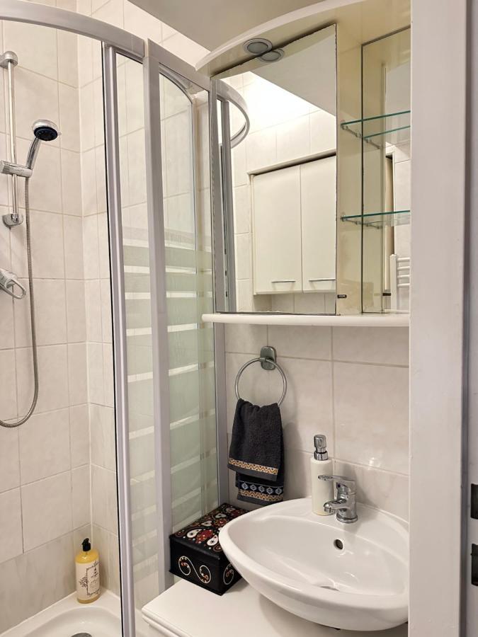Apartamento Cosy & Quiet In 17Th District Viena Exterior foto